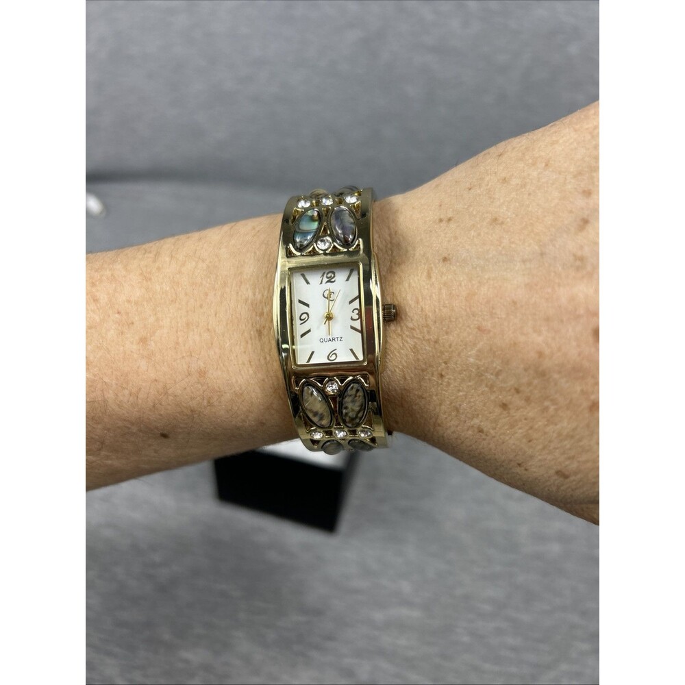GOLD COAST Ladies Goldtone Quartz Watch With Inset Crystals, No Battery - Picture 8 of 15